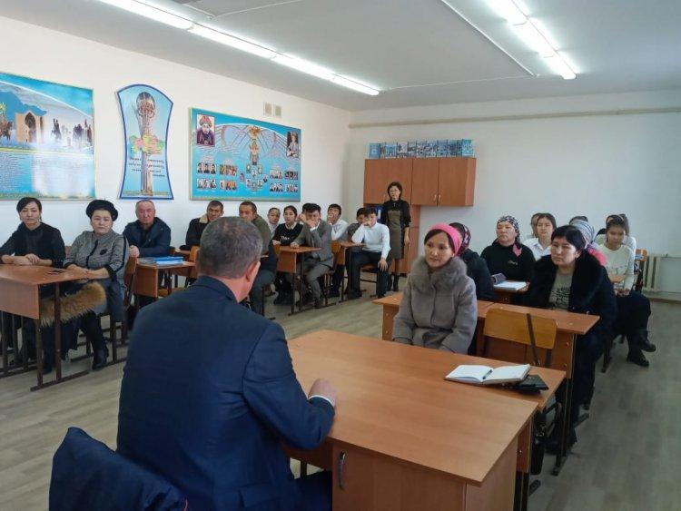 Ұлттық тест орталығының жетекшісі Сарсенбай Мақсат Бағдатұлы ұйымдастыруымен 11-сынып ата-аналарымен жиналыс өтті